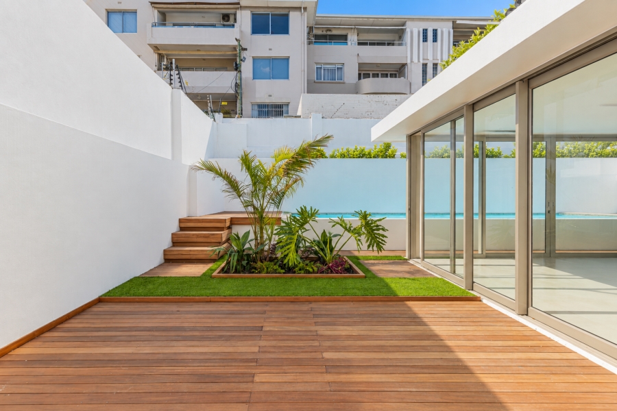 To Let 1 Bedroom Property for Rent in Bantry Bay Western Cape